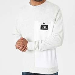 Meilleur prix ❤️ Sweat Crewneck MT13506 Gris Chiné de New Balance 🥰