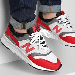 Bon marché 👍 Baskets Lifestyle 997 CM997HVV Grey Red de New Balance 😍