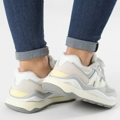 Top 10 🔔 Baskets Femme 5740 W5740SGC Grey Beige de New Balance 👍 9 Top 10 🔔 Baskets Femme 5740 W5740SGC Grey Beige de New Balance 👍 -New Balance Soldes new balance 321847 W5740SGC 20220610T163002 04