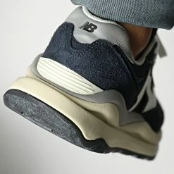 Nouveau 💯 Baskets Lifestyle 5740 M5740VLB Navy White de New Balance 😉 -New Balance Soldes new balance 331407 M5740VLB 20220812T145312 04