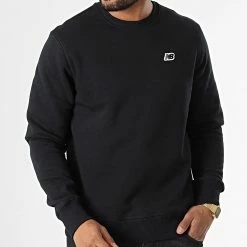 Grosses soldes 💯 Sweat Crewneck MT23601 Bleu Marine de New Balance ✨ -New Balance Soldes new balance 333973 MT23601 BK 20220826T144507 03