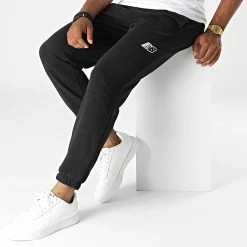 De gros 🛒 Pantalon Jogging MP23504 Noir de New Balance 💯 -New Balance Soldes new balance 335572 MP23504 BK 20220906T140914 03