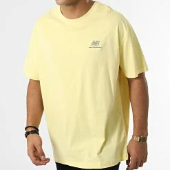 Meilleure affaire 🛒 Tee 👕 Shirt UT21503 Jaune de New Balance 😍