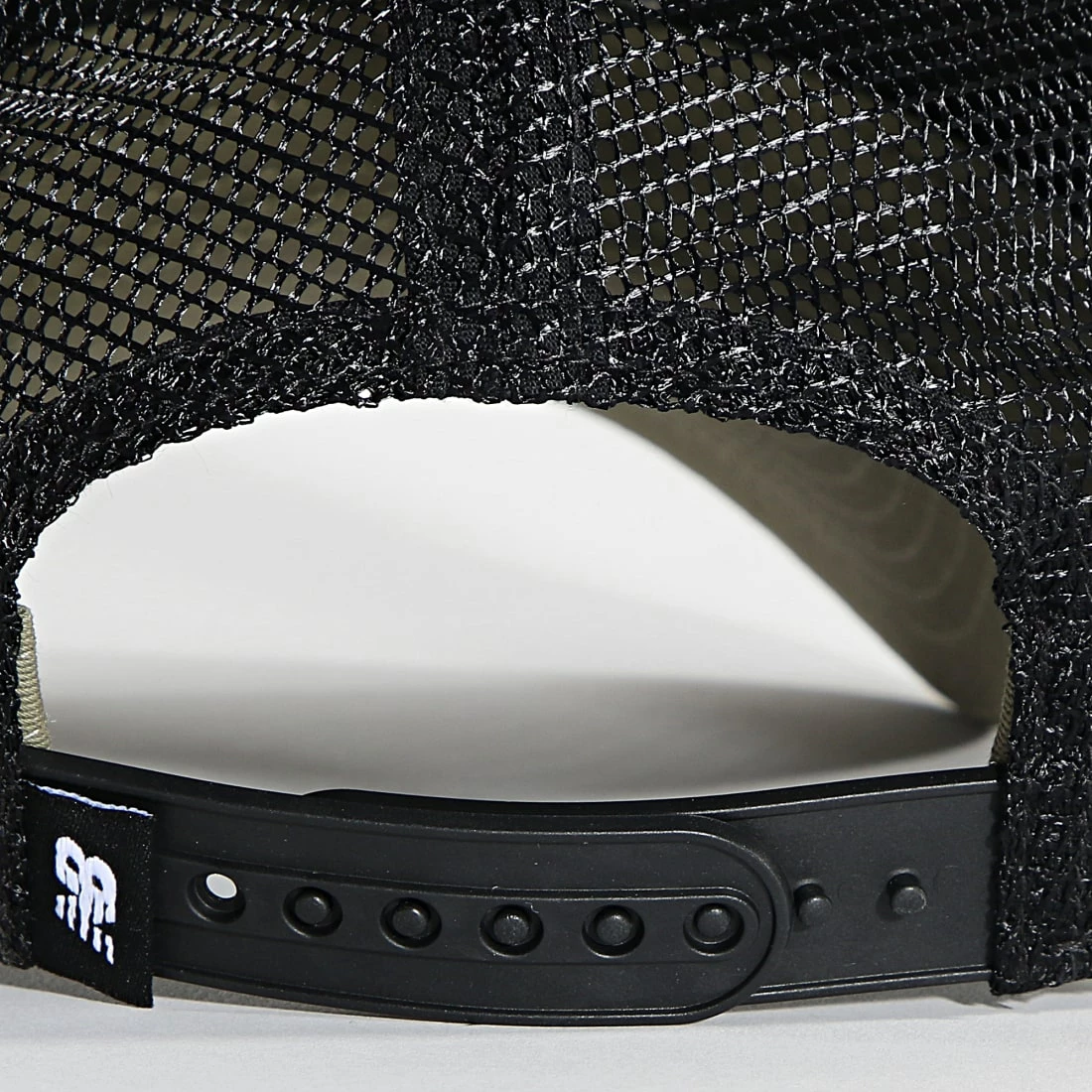 Vente flash 🔔 Casquette Trucker Lifestyle Athletics Vert Kaki Noir de New Balance 👍 5 Vente flash 🔔 Casquette Trucker Lifestyle Athletics Vert Kaki Noir de New Balance 👍 – Image 3