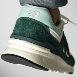 Le moins cher 🎉 Baskets Classics 997 CW997HVN Nightwatch Green de New Balance ✔️ -New Balance Soldes new balance 340635 CW997HVN 20220930T152944 04