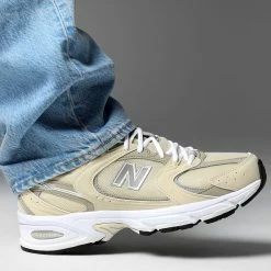Tout neuf 😍 Baskets Lifestyle 530 MR530SMD Beige Aluminum Reflection de New Balance 🛒 -New Balance Soldes new balance 343354 MR530SMD 20221011T153908 03
